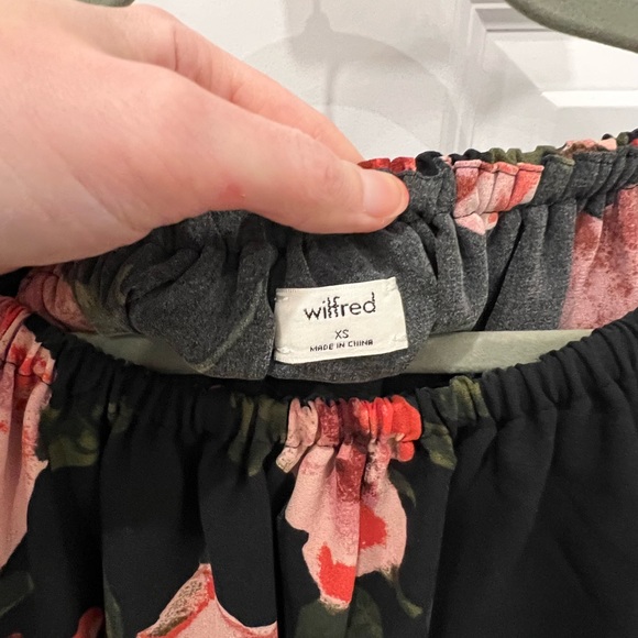 Wilfred off the shoulder top - Picture 2 of 3